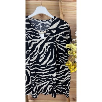 camiseta Etnica-camiseta original-camiseta verano-camiseta con accesorio
